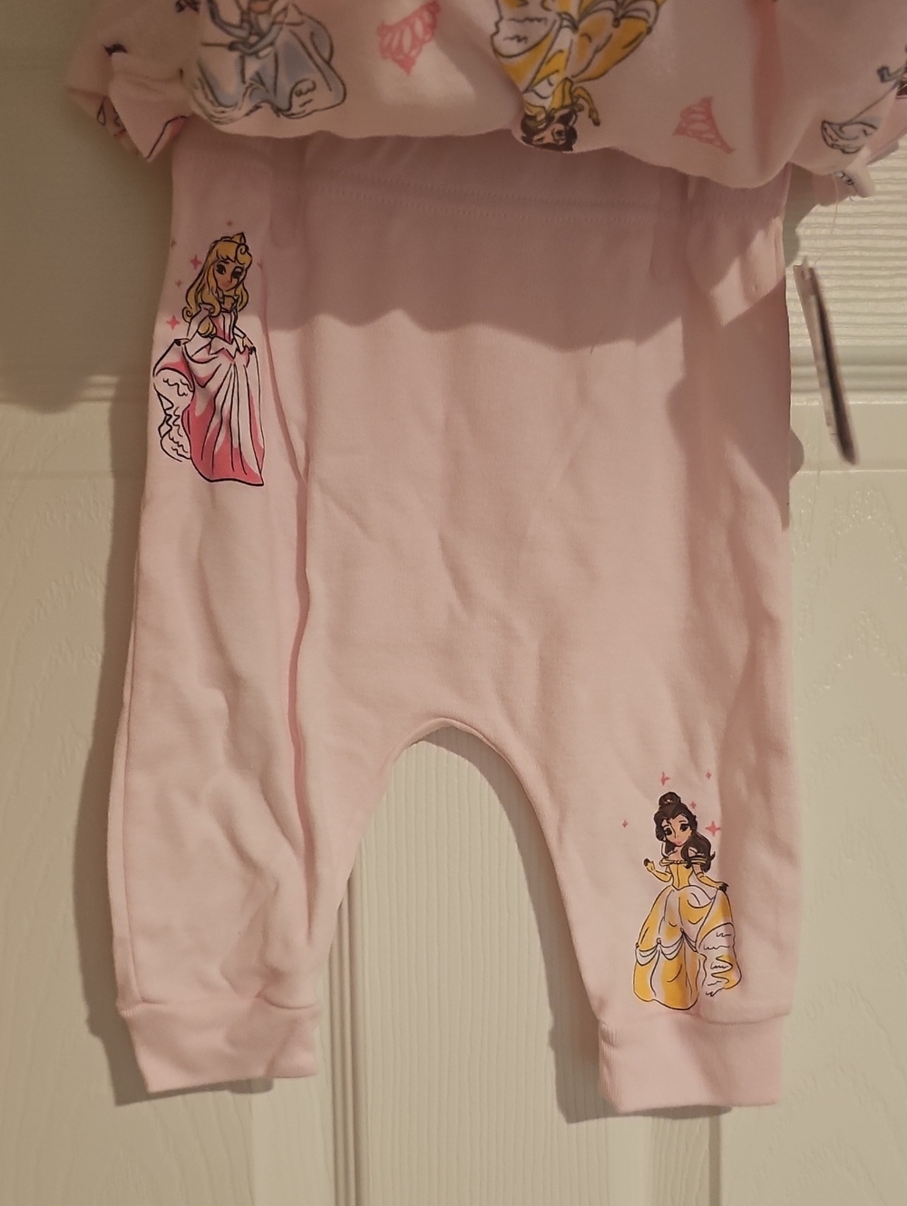 Disney Princess Baby Girl 6/9 Months 3pc Set Bodysuit, Pant, Bib Pink New - Picture 7 of 10